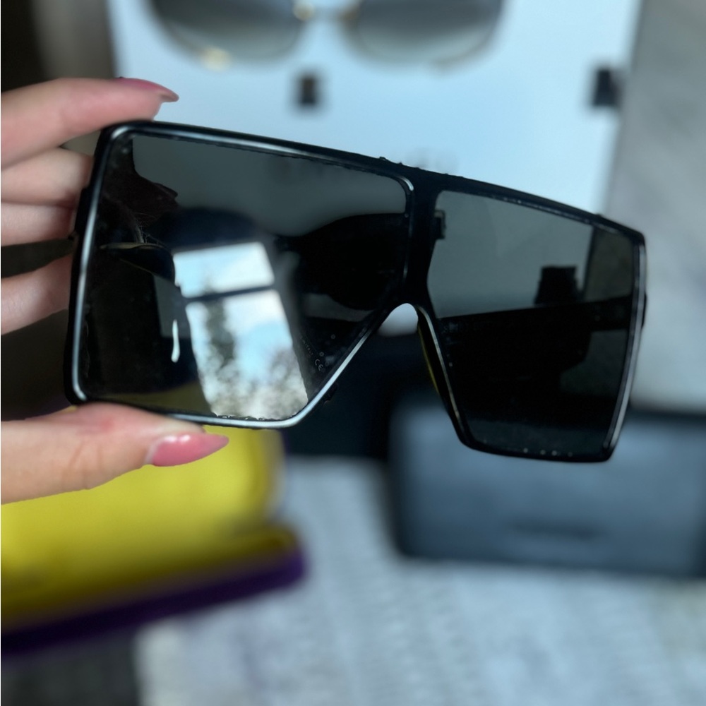 Yves Saint Laurent Black Sunglasses | Betty